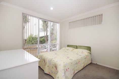 Photo of property in 97a Island Bay Road, Beach Haven, Auckland, 0626
