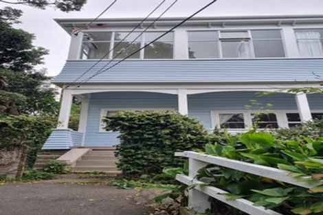 Photo of property in 16 Lindum Terrace, Roseneath, Wellington, 6011