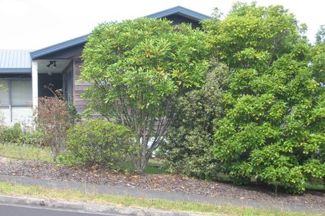 Photo of property in 1/8 Witheford Drive, Bayview, Auckland, 0629