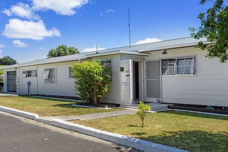 Photo of property in 37 Stratford Drive, Cable Bay, 0420
