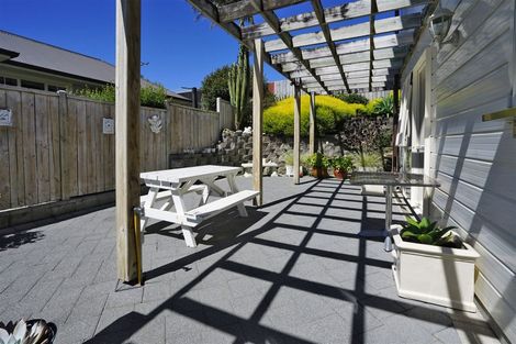 Photo of property in 16 Tironui Terrace, Western Heights, Hamilton, 3200