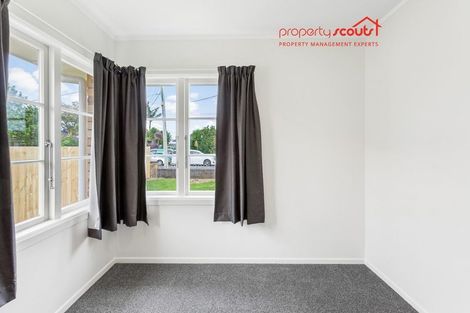 Photo of property in 16 Serjeant Street, Henderson, Auckland, 0612