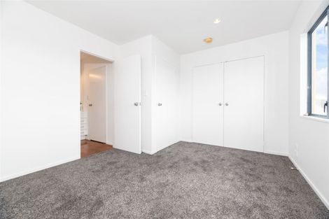 Photo of property in Lakeview Terrace, 22/14 Ambrico Place, New Lynn, Auckland, 0600
