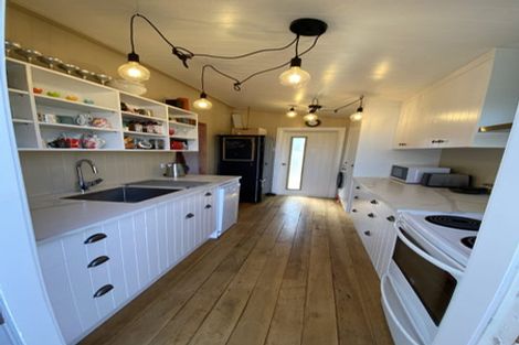 Photo of property in 19 Toi Street, Otaki Beach, Otaki, 5512