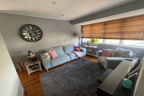 Photo of property in 8 Miro Place, Waiuku, 2123