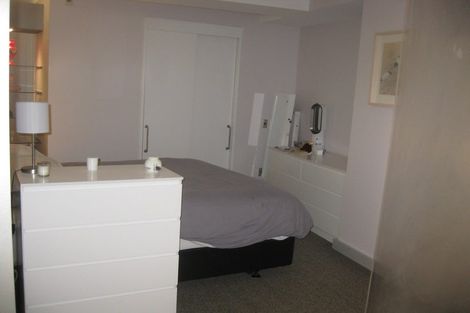 Photo of property in Gerondis Bldg Apartments, 407/60 Willis Street, Wellington Central, Wellington, 6011