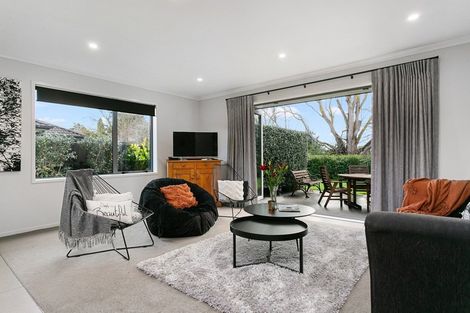 Photo of property in 8 Twin Willow Close, Cambridge, 3434