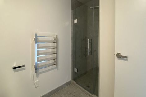 Photo of property in 2/86 Fred Taylor Drive, Westgate, Auckland, 0814