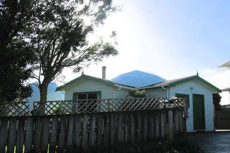 Photo of property in 14 Tremaine Place, Camborne, Porirua, 5026