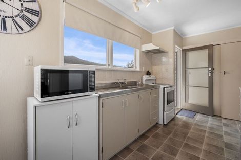 Photo of property in 9 Totaravale Street, Pukehangi, Rotorua, 3015