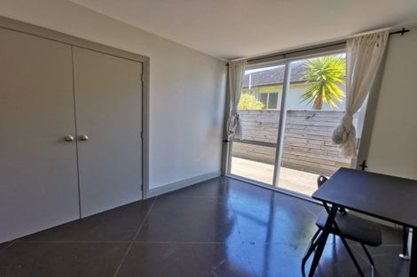 Photo of property in 1 Kilear Close, Pinehill, Auckland, 0632