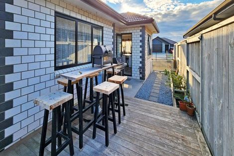 Photo of property in 93 Te Kio Crescent, Papamoa Beach, Papamoa, 3118