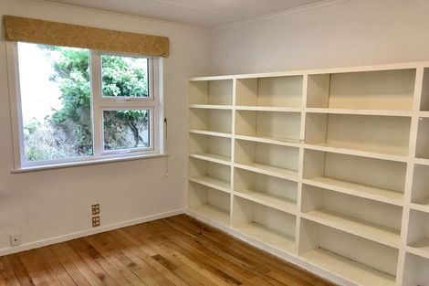 Photo of property in 82 Tannadyce Street, Strathmore Park, Wellington, 6022