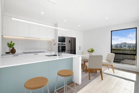 Photo of property in 12 Rauawa Lane, Hobsonville, 0616
