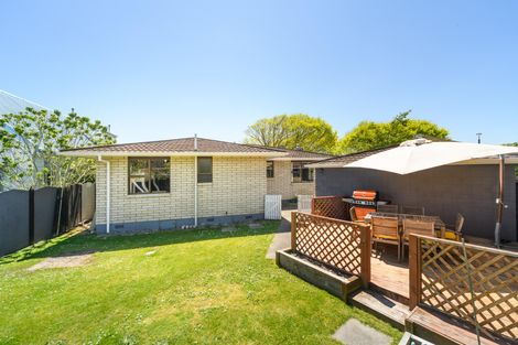 Photo of property in 2 Cecil Place, Cloverlea, Palmerston North, 4412