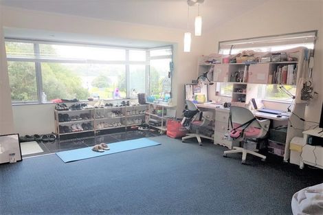 Photo of property in 30 Postgate Drive, Whitby, Porirua, 5024