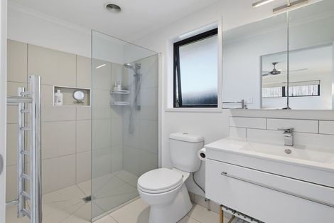 Photo of property in 5 Tavarnya Way, Patumahoe, Pukekohe, 2679