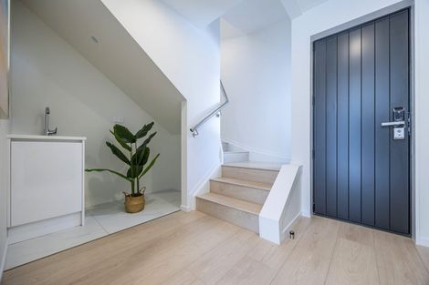 Photo of property in 17a John Jennings Drive, Oteha, Auckland, 0632