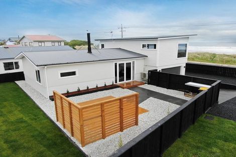 Photo of property in 1 Pearse Street, Brighton, Dunedin, 9035