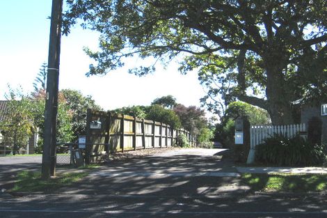 Photo of property in 16a Hutchinsons Road, Bucklands Beach, Auckland, 2014