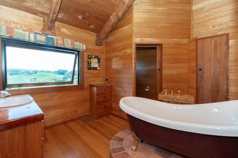 Photo of property in 240 Te Pahu Road, Te Pahu, 3285