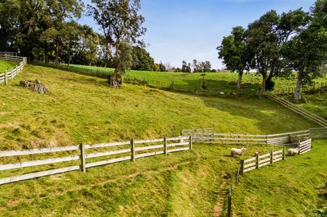 Photo of property in 333 Paraite Road, Paraite, New Plymouth, 4373