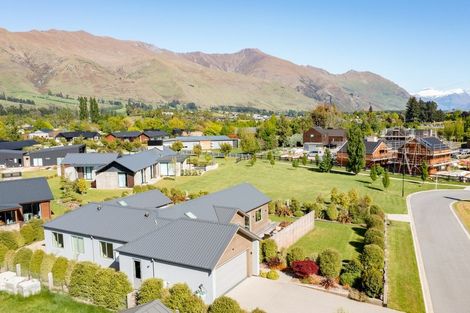 Photo of property in 4 Mcdonald Street, Wanaka, 9305