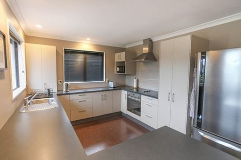 Photo of property in 39 Bevington Street, Avonhead, Christchurch, 8042