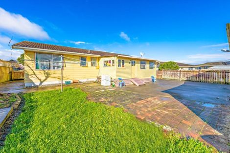 Photo of property in 17 Moncrieff Avenue, Clendon Park, Auckland, 2103