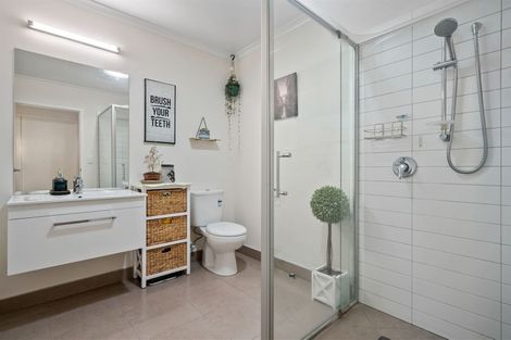 Photo of property in 7 Fermi Lane, Papakura, 2110