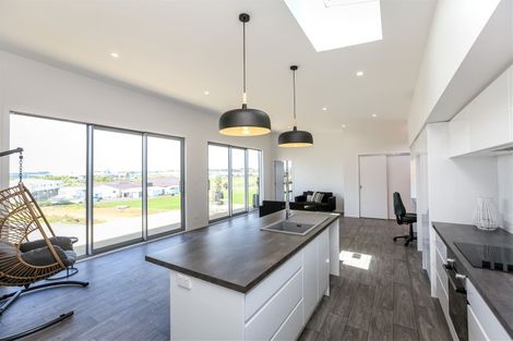 Photo of property in 3 Hinz Lane, Bell Block, New Plymouth, 4312