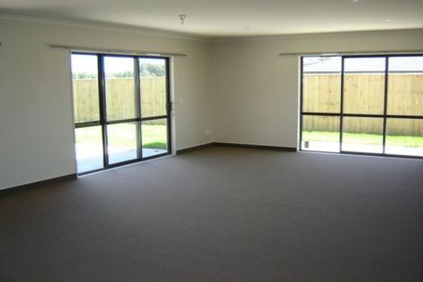Photo of property in 23 Gandalf Crescent, Paraparaumu, 5032