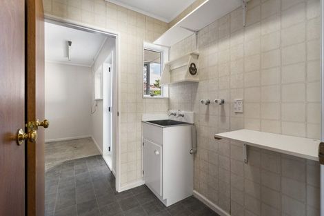 Photo of property in 1b Hendon Place, West End, Palmerston North, 4412