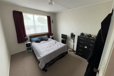 Photo of property in 31 Cumberland Street, Merrilands, New Plymouth, 4312