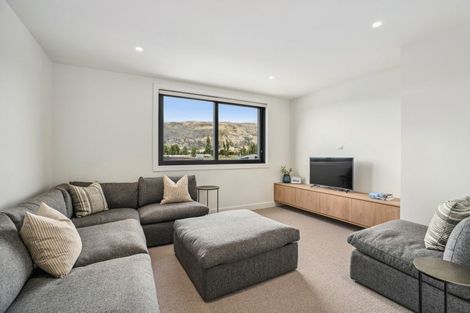 Photo of property in 25 Rubus Street, Wanaka, 9382