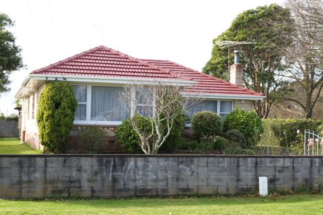 Photo of property in 61 Hallberry Road, Mangere East, Auckland, 2024