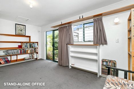Photo of property in 16 Koru Street, Mangere Bridge, Auckland, 2022