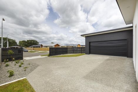 Photo of property in 5 Freedom Drive, Kelvin Grove, Palmerston North, 4414