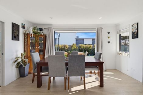 Photo of property in 5 Tavarnya Way, Patumahoe, Pukekohe, 2679