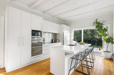 Photo of property in 4 Curzon Street, Onehunga, Auckland, 1061