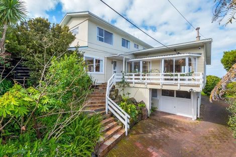 Photo of property in 6 Dewsbury Terrace, Castor Bay, Auckland, 0620