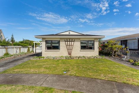 Photo of property in 16 Warwick Place, Springvale, Whanganui, 4501