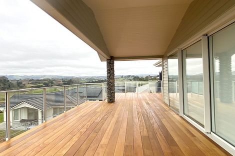 Photo of property in 28 Oyster Place, Omokoroa, 3114