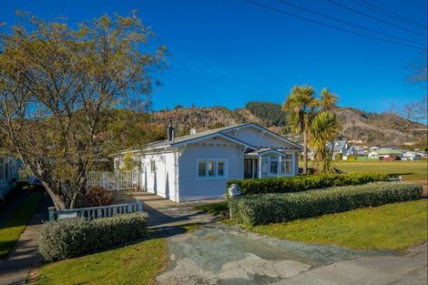 Photo of property in 9 Renwick Place, Nelson South, Nelson, 7010