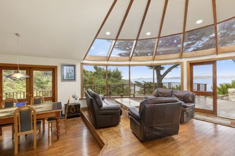 Photo of property in 5 Whiorau Grove, Lowry Bay, Lower Hutt, 5013