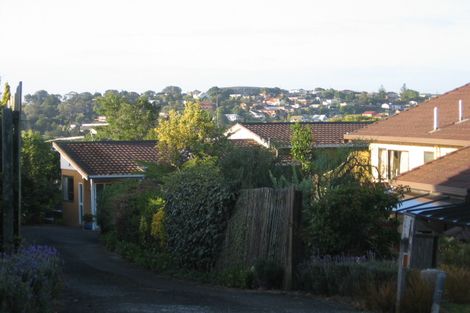 Photo of property in 4 Busbridge Place, Hillcrest, Auckland, 0627