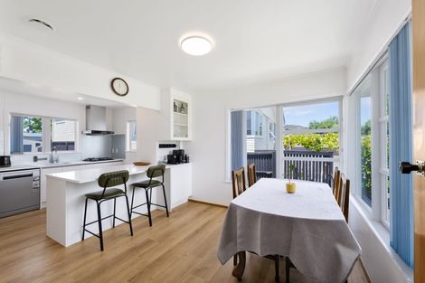 Photo of property in 57 Divich Avenue, Te Atatu South, Auckland, 0610