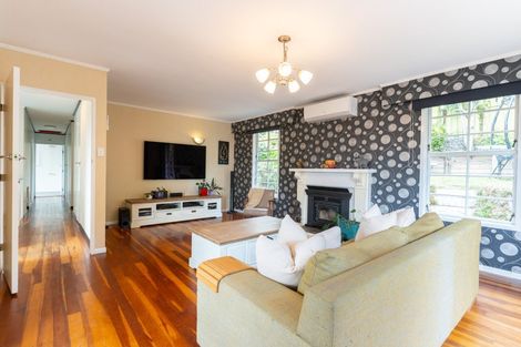 Photo of property in 18 Chisbury Lane, Churton Park, Wellington, 6037