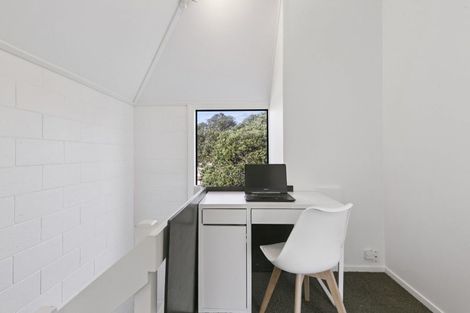 Photo of property in 118 Akaroa Drive, Maupuia, Wellington, 6022