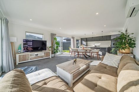 Photo of property in 24 Fenwick Crescent, Wallaceville, Upper Hutt, 5018